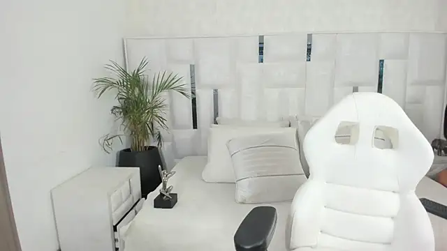 Snapshot of imkrystall chatting on November 8, 2025, 9:02 pm imkrystall online show from November 8, 2025, 9:02 pm