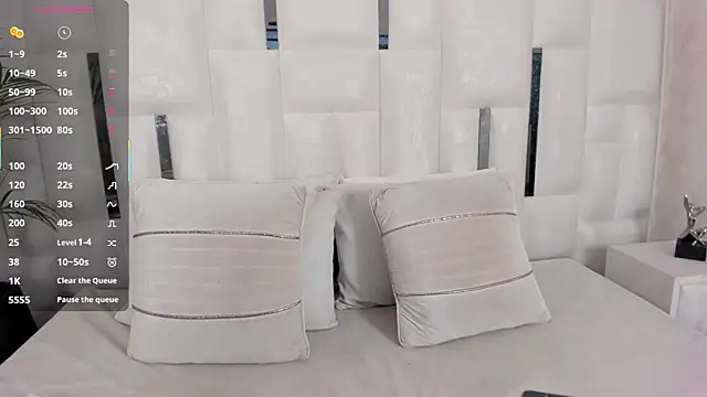 Snapshot of imkrystall chatting on December 22, 2025, 9:23 pm imkrystall online show from December 22, 2025, 9:23 pm