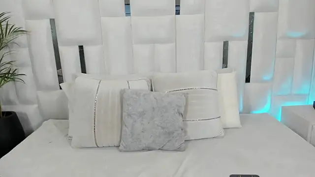 Snapshot of imkrystall chatting on January 9, 2026, 7:59 pm imkrystall online show from January 9, 2026, 7:59 pm