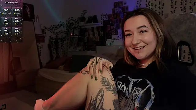 Megan  Hart online show from January 29, 2025, 12:01 am