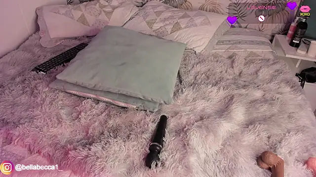 Snapshot of bellaa_becca chatting on January 10, 2025, 9:10 pm bellaa becca online show from January 10, 2025, 9:10 pm