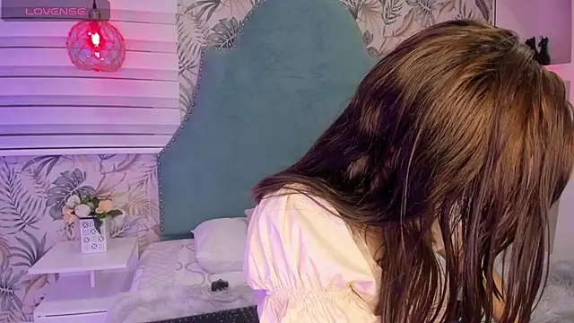 Snapshot of bellaa_becca chatting on February 4, 2025, 6:06 pm bellaa becca online show from February 4, 2025, 6:06 pm