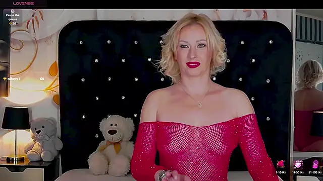 Snapshot of OliviaShaw23 chatting on October 19, 2025, 9:04 pm OliviaShaw23 online show from October 19, 2025, 9:04 pm