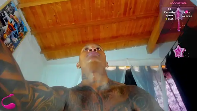 esteveen ortegas  online show from November 3, 2025, 2:40 pm