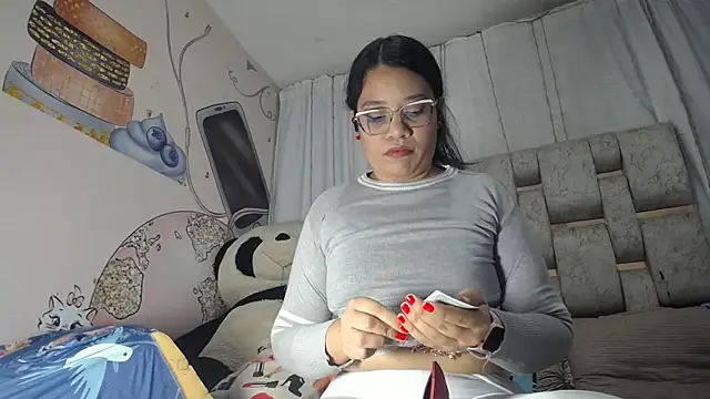 KEYRA-MILLER- online show from February 14, 2026, 2:30 am