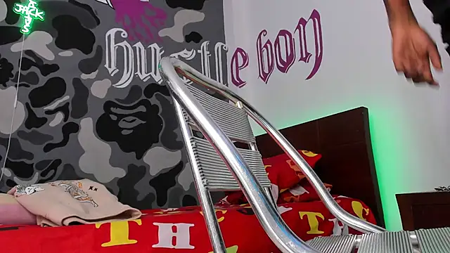 Snapshot of BRYXXXON1 chatting on January 8, 2026, 4:09 pm BRYXXXON1 online show from January 8, 2026, 4:09 pm