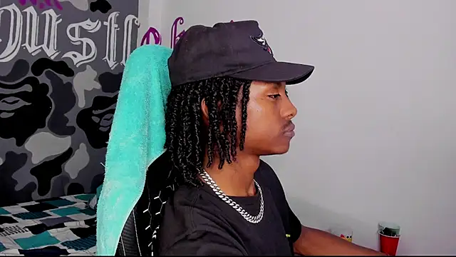 Snapshot of BRYXXXON1 chatting on March 10, 2026, 5:40 pm BRYXXXON1 online show from March 10, 2026, 5:40 pm