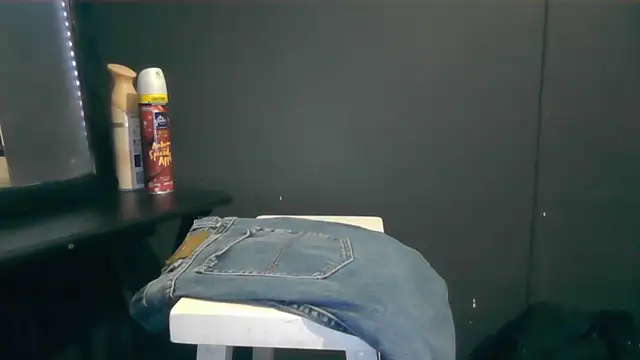 Snapshot of Dogz_n_daugthers chatting on January 23, 2025, 12:09 pm Dogz n daugthers online show from January 23, 2025, 12:09 pm