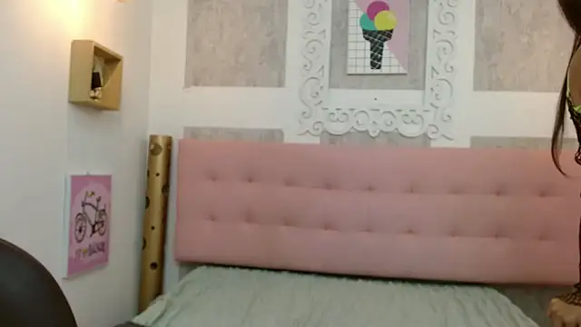 Cloeandtyfanny online show from March 7, 2025, 8:34 am