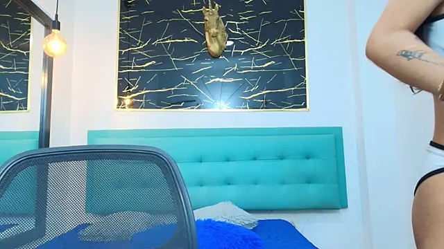 Cloeandtyfanny online show from September 30, 2025, 10:48 pm