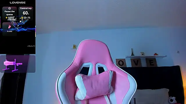 Issac james  online show from October 3, 2025, 4:31 am