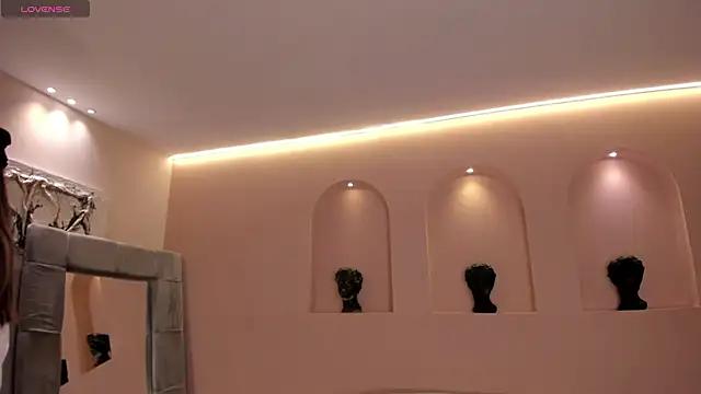 Snapshot of PaulinaSantos_ chatting on February 1, 2026, 5:44 pm PaulinaSantos online show from February 1, 2026, 5:44 pm