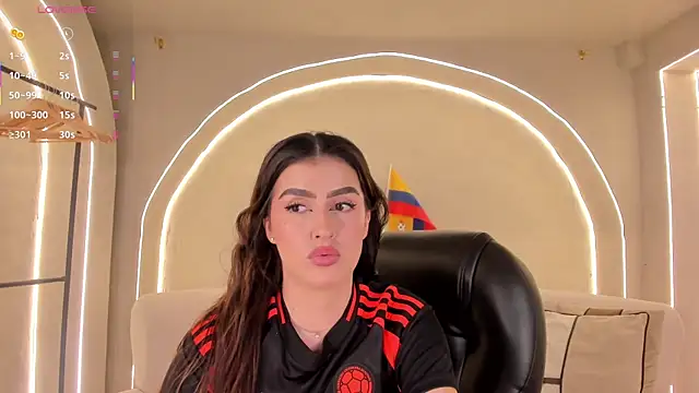 PaulinaSantos  online show from July 7, 2026, 7:29 pm