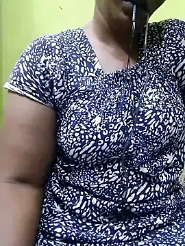 Tamilpriya46 online show from November 3, 2025, 5:36 pm