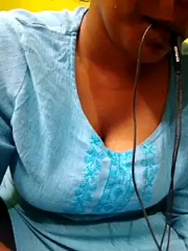 Tamilpriya46 online show from November 7, 2025, 5:24 pm