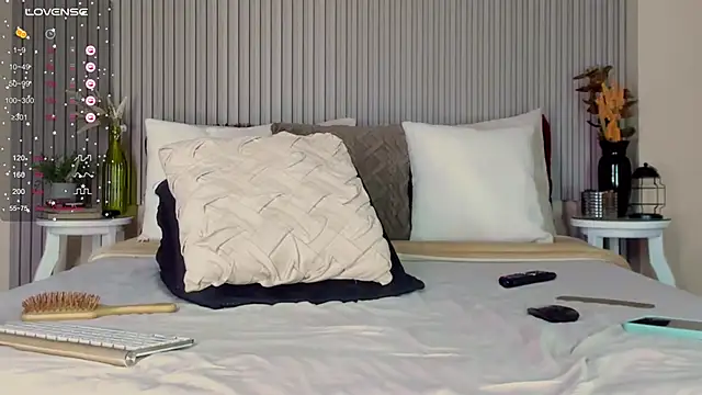 Snapshot of romina-brunette chatting on December 12, 2024, 8:43 pm romina-brunette online show from December 12, 2024, 8:43 pm