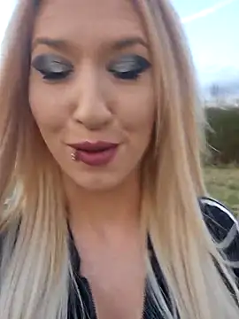 Julia-Sugar online show from March 22, 2025, 5:20 pm