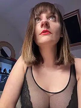 Snapshot of victoirenextdoor chatting on December 17, 2025, 7:42 pm victoirenextdoor online show from December 17, 2025, 7:42 pm