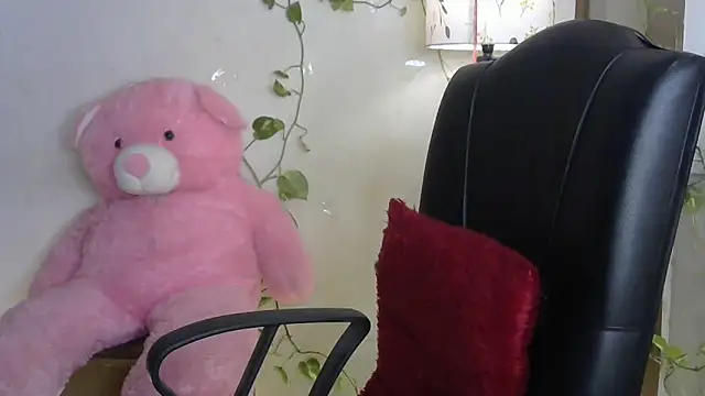 Snapshot of Black_cat_cutie chatting on June 18, 2026, 5:30 am Black cat cutie online show from June 18, 2026, 5:30 am