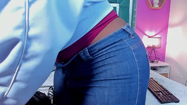 Snapshot of LORENSCOLLINS chatting on February 20, 2026, 12:49 pm LORENSCOLLINS online show from February 20, 2026, 12:49 pm