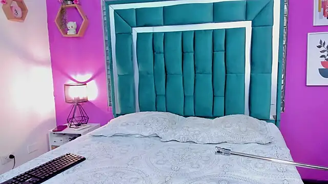 Snapshot of LORENSCOLLINS chatting on February 26, 2026, 12:59 pm LORENSCOLLINS online show from February 26, 2026, 12:59 pm