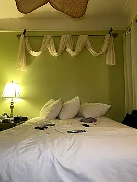 Snapshot of THICKwithDICKK chatting on October 22, 2025, 2:12 am THICKwithDICKK online show from October 22, 2025, 2:12 am