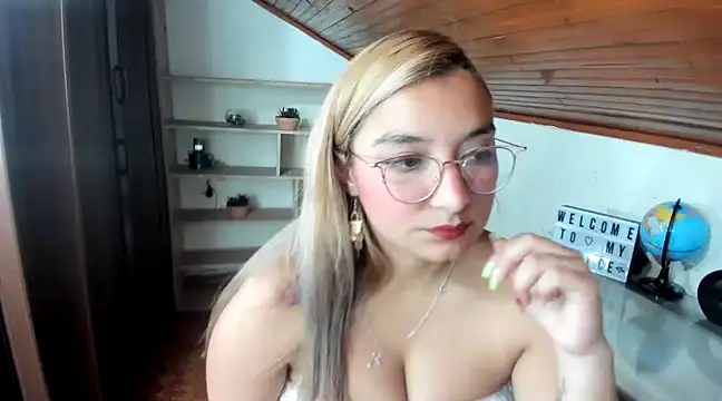 Snapshot of _sweetcarla chatting on January 22, 2025, 5:38 pm sweetcarla online show from January 22, 2025, 5:38 pm