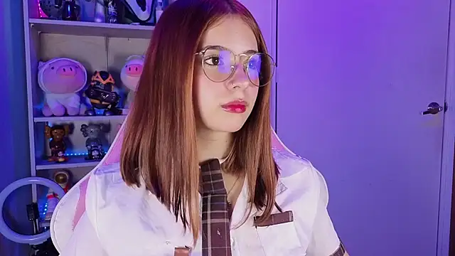 EmilyMiller  online show from December 2, 2025, 4:57 pm