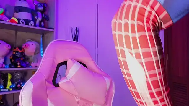 EmilyMiller  online show from January 16, 2026, 6:01 pm