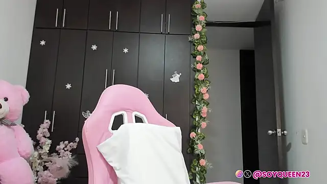 Soyqueen online show from September 21, 2025, 4:03 am