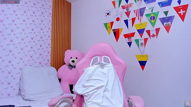 Soyqueen online show from July 11, 2026, 2:36 am