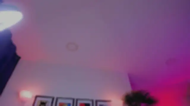 Taylor  foxxx online show from November 6, 2025, 5:41 am