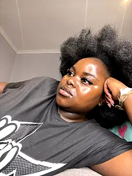 Honeycoco0211 online show from December 4, 2025, 10:18 pm