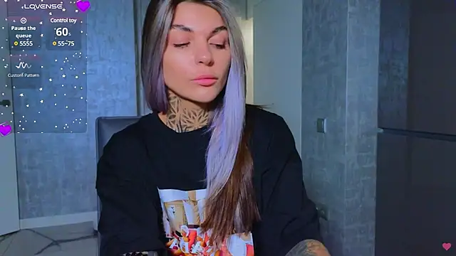 Snapshot of tattooedBabyy chatting on January 31, 2025, 11:24 am tattooedBabyy online show from January 31, 2025, 11:24 am