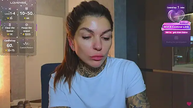 Snapshot of tattooedBabyy chatting on February 27, 2025, 2:54 pm tattooedBabyy online show from February 27, 2025, 2:54 pm