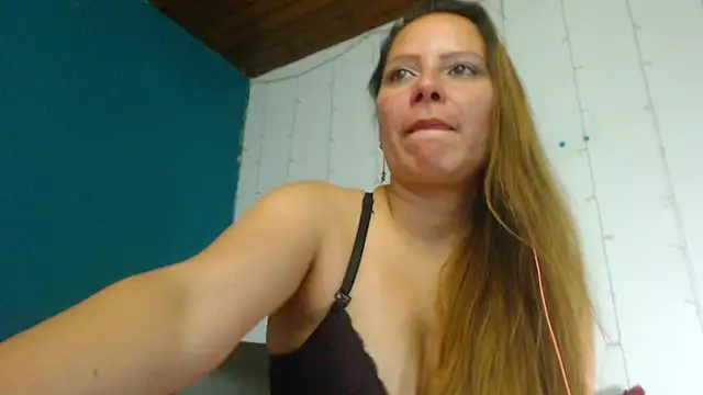 camila delarosa online show from January 10, 2025, 6:38 pm