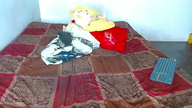 Snapshot of George_Dominator chatting on December 21, 2024, 8:10 pm George Dominator online show from December 21, 2024, 8:10 pm