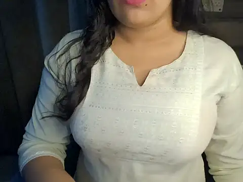 Snapshot of Trezza chatting on November 3, 2025, 6:20 pm Trezza online show from November 3, 2025, 6:20 pm