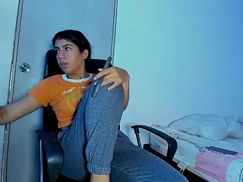 Snapshot of skinnyanai2 chatting on November 10, 2025, 5:56 pm skinnyanai2 online show from November 10, 2025, 5:56 pm