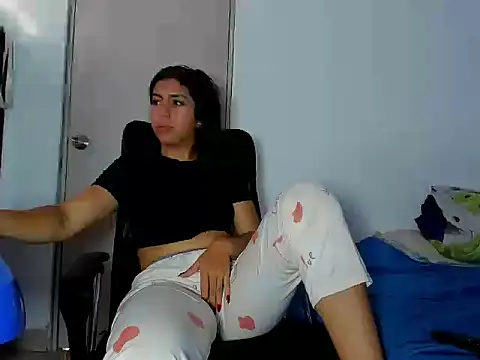 Snapshot of skinnyanai2 chatting on February 20, 2026, 12:49 pm skinnyanai2 online show from February 20, 2026, 12:49 pm