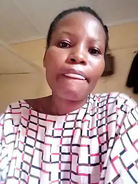 Snapshot of petite_babe chatting on January 17, 2026, 8:30 am petite babe online show from January 17, 2026, 8:30 am