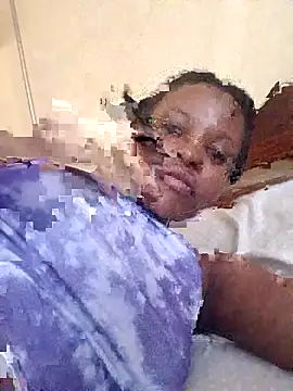 Snapshot of petite_babe chatting on February 2, 2026, 8:46 am petite babe online show from February 2, 2026, 8:46 am