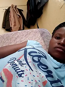 Snapshot of petite_babe chatting on March 10, 2026, 7:35 am petite babe online show from March 10, 2026, 7:35 am