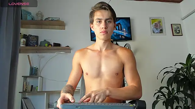 manucute 23  online show from November 18, 2025, 3:16 pm