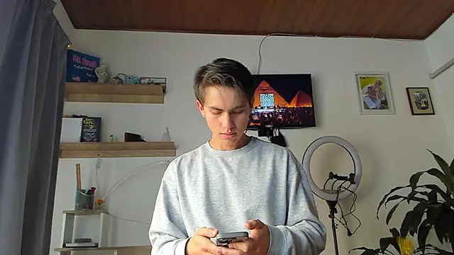 Snapshot of manucute_23_ chatting on January 15, 2026, 2:43 pm manucute 23 online show from January 15, 2026, 2:43 pm