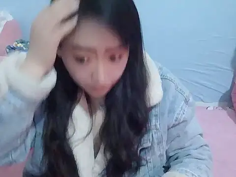 Snapshot of Xylona666 chatting on January 7, 2026, 1:24 pm Xylona666 online show from January 7, 2026, 1:24 pm