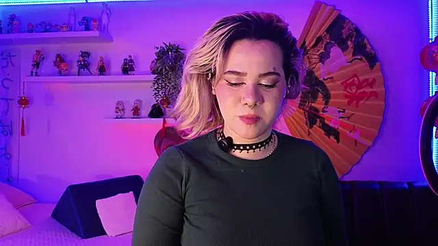 albaismynameX online show from May 25, 2026, 12:11 pm