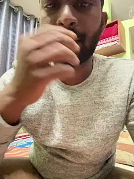 Handsomehunk 4U online show from February 3, 2025, 12:25 pm