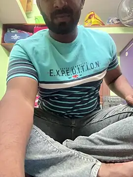 Handsomehunk 4U online show from February 17, 2025, 1:21 pm