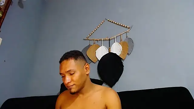 Grandeygruesa1 online show from January 8, 2025, 5:37 pm